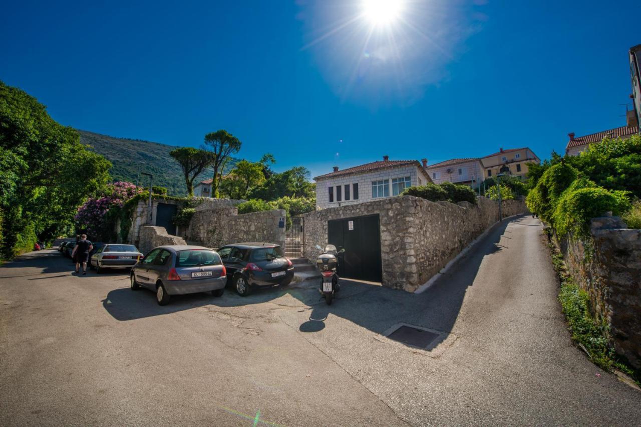 Apartment Near Old Town, Free Parking & Huge Garden Dubrovnik Eksteriør billede